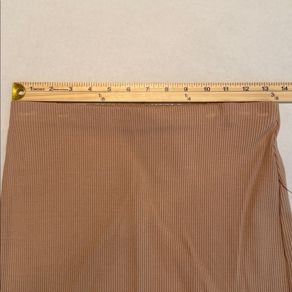 NWT Lulus Tan Bodycon Ribbed Side Slit Skirt Size M - Picture 5 of 11